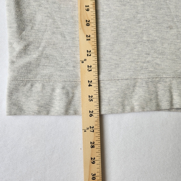 Crowned Free Gray Sweatshirt Raising Future World Changers Graphic Cute Medium - Picture 15 of 17
